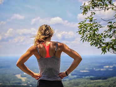 Mejores ejercicios y deportes para evitar la flacidez de tus brazos y piernas